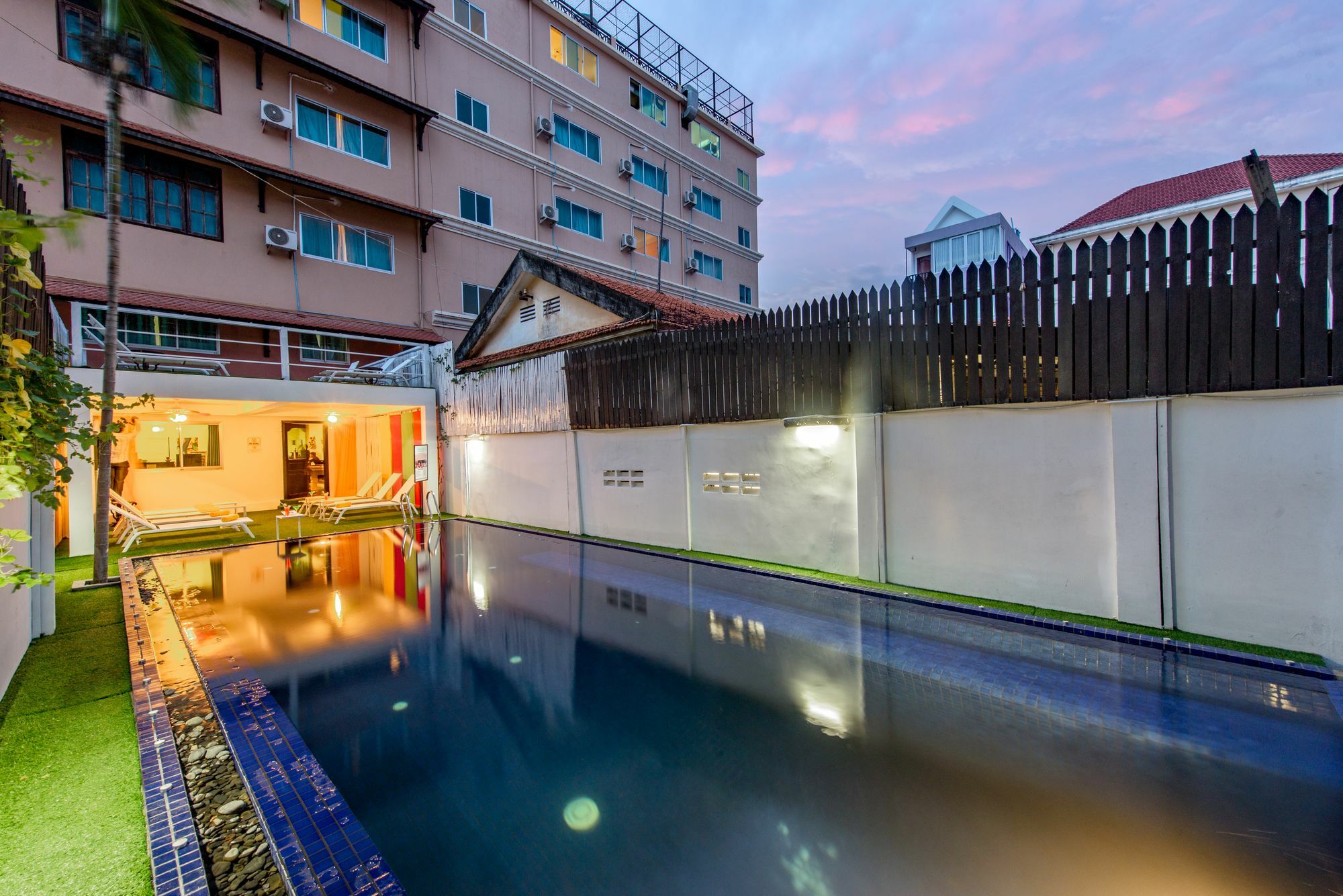 อังกอร์ พาโนรามิค บูติก โฮเทล Hotel เสียมราฐ ภายนอก รูปภาพ